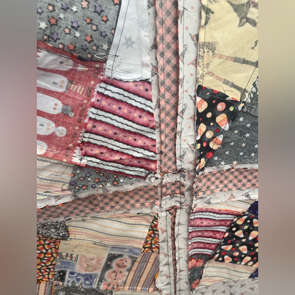 61x96 Halloween Themed in Square Quilt Patterned Fabric. - Picture 10 of 10